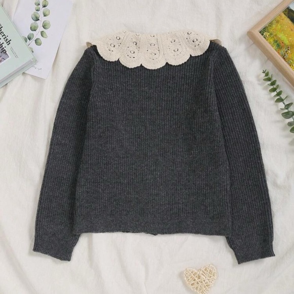 Elegant Gray Sweater with Cream Collar women’s xxs , buttons , Peter Pan collar - Picture 2 of 6